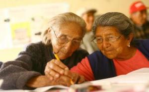 Es preciso promover políticas activas de lucha contra el analfabetismo entre las mujeres y hombres mayores (Carta de San José sobre los derechos de las personas mayores de América Latina y El Caribe)
